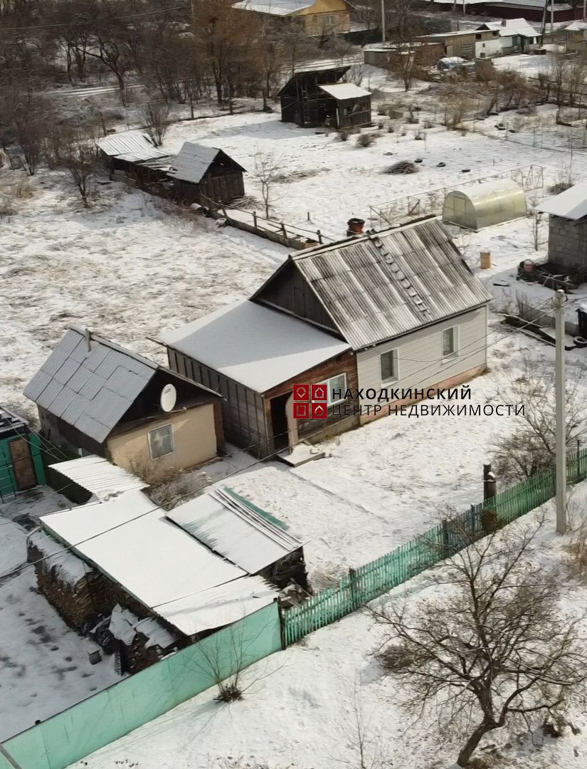 дом с земельным участком, Углекаменск, ул. Калинина, д. 64
